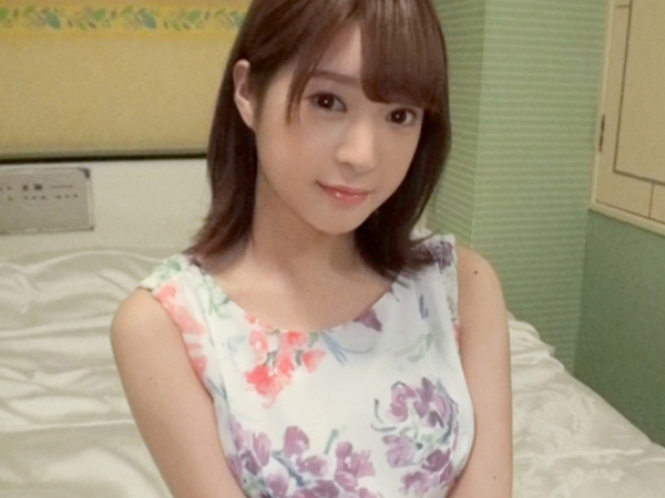 【ガーリー系お姉さんのベロチュー誘惑】「もっとキスして…♡」可愛いルックスと甘い声で男を惑わすお姉さん！ベロチューで興奮させ、生チンポをねじ込まれ感じまくる！最後は顔面にザーメンぶっかけで大満足！
