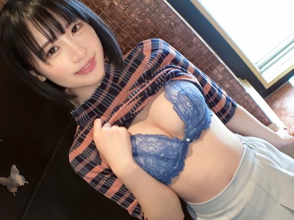 【素人美少女の秘密】『そんなに…入らないよぉ…』超絶キツマン女子が、指一本でも苦戦するほど狭いオマ○コが、愛液でグチョグチョに！激カワなのにエッチなギャップがヤバい！指マンだけで大洪水、本番ではどうなっちゃうの？♡