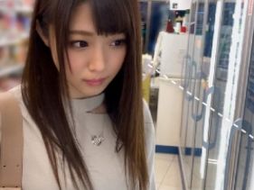 【彼氏持ちの22歳スレンダー美少女と濃厚プレイ】激カワ素人娘がハメ撮りで大胆変身！華奢な細腰を掴まれ、ガンガン突かれて連続絶頂♥ウブな見た目とは裏腹に、エッチな本性が発揮されちゃう！！