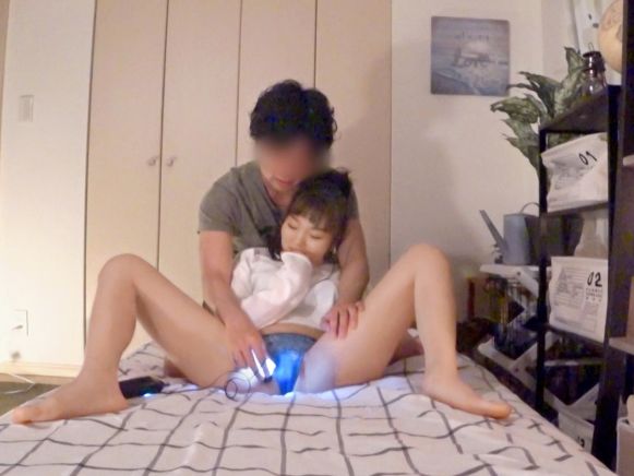 【素人ナンパ】幼さ残る天真爛漫美少女をゲット！ヤリ部屋でバックからガン突きされ、感じまくる姿がエロかわいい！無邪気な笑顔の裏に隠された敏感ボディを激しく責めまくる！