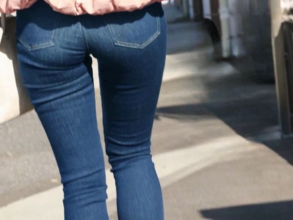 【美脚人妻の禁断の快楽】『久しぶりのチ●ポ…気持ち良すぎる…』37歳スレンダー奥様が、ご無沙汰マ●コで他人チンポを貪る！欲求不満が爆発し、不貞性交で快楽に溺れる姿は必見！美脚を絡めて、久々のセックスに夢中になる！！♡