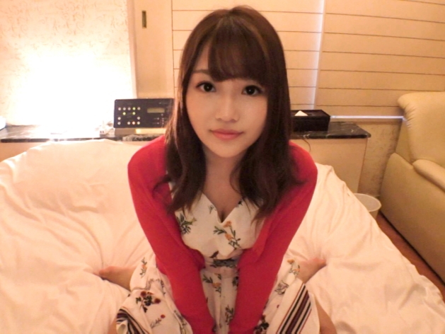 【激カワ女子の騎乗位プレイ】『もっと奥まで…』キュートな女の子が自ら腰を振りまくり！ビンビンのチンコでおマンコを激突きされ、感じまくるエロ可愛い悶絶セックス！♡