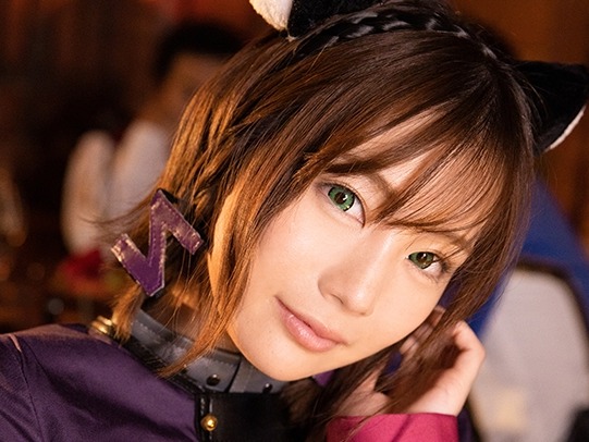【異世界エロ冒険】『この世界でしか味わえない…』コスプレ美少女が魔物と人間に挟まれ、2本のチンポで激しく突かれまくる！異世界の淫獣が喘ぎまくり、中出しフィニッシュで絶頂！♡
