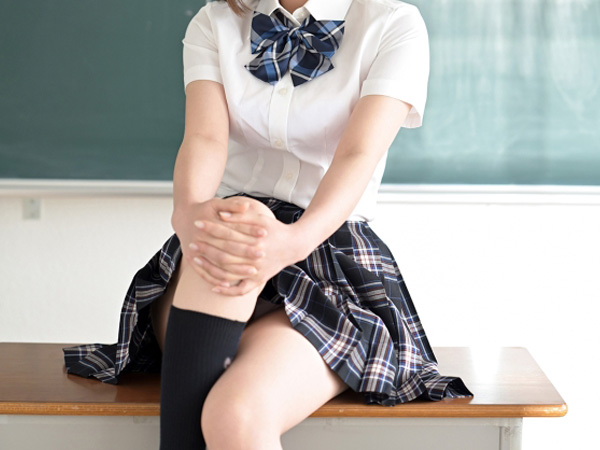 【夢の幼馴染ライフ】『えっ、そんなとこ見ちゃダメ！』目を開ければパンツが見えるなんて最高かよ！？幼馴染のギャルが俺の部屋で大胆に！？男子の憧れ、可愛い幼馴染とのエッチな体験が現実に！！これぞまさにギャルゲーの世界♡