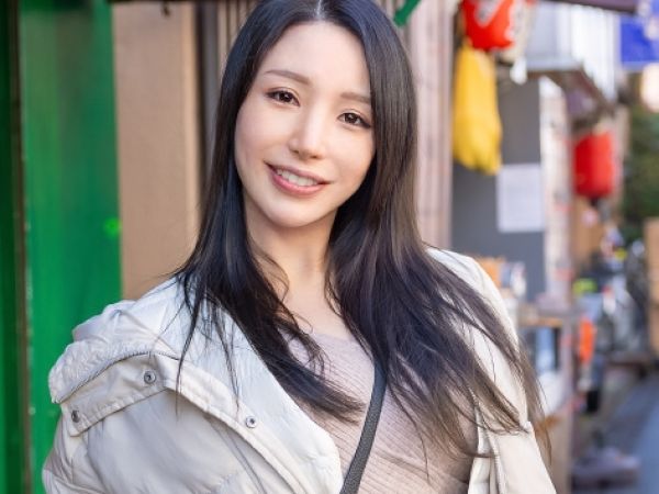 【人妻の危険な遊び】『ダメ、バレちゃう…』30代とは思えない美ボディ人妻が禁断の浮気セックス！夫以外の男に激しく抱かれ、快楽に溺れる人妻の淫らな姿に興奮MAX！♡