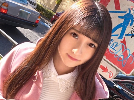 【華奢な美少女の無毛マ○コ激ピストン】『あっ…ダメ…気持ち良すぎる…』貧乳ちっぱいのスレンダー美少女を激しく突きまくる！無毛マ○コに容赦ないピストンで喘ぎまくる濃厚セックス！♡