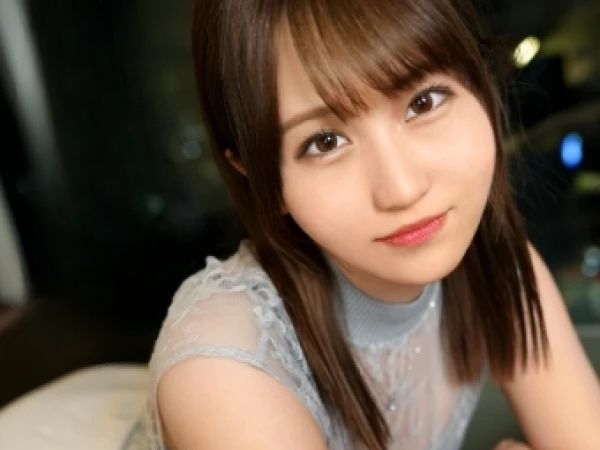 【歯科助手の甘い誘惑】「好きって言って…」美乳美尻の美少女が愛情を求めて中出しOK！ハメ撮りで濃厚な時間を過ごし、ウブなカラダを激しく揺らす！