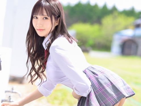【隣の席の悪戯上手】からかい上手のクラスメイトがまさかの痴女化！？授業中の悪戯がエスカレートして、制服の隙間から誘惑♥おまんこ濡れ濡れで気持ち良すぎる！！