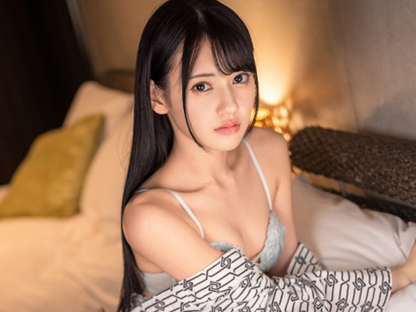 【スレンダー美女と夢の旅行】『もう我慢できない…入れて…』色白美ボディが欲しがるままに二回戦！おねだり上手な彼女と濃厚セックスで中出し連発♡
